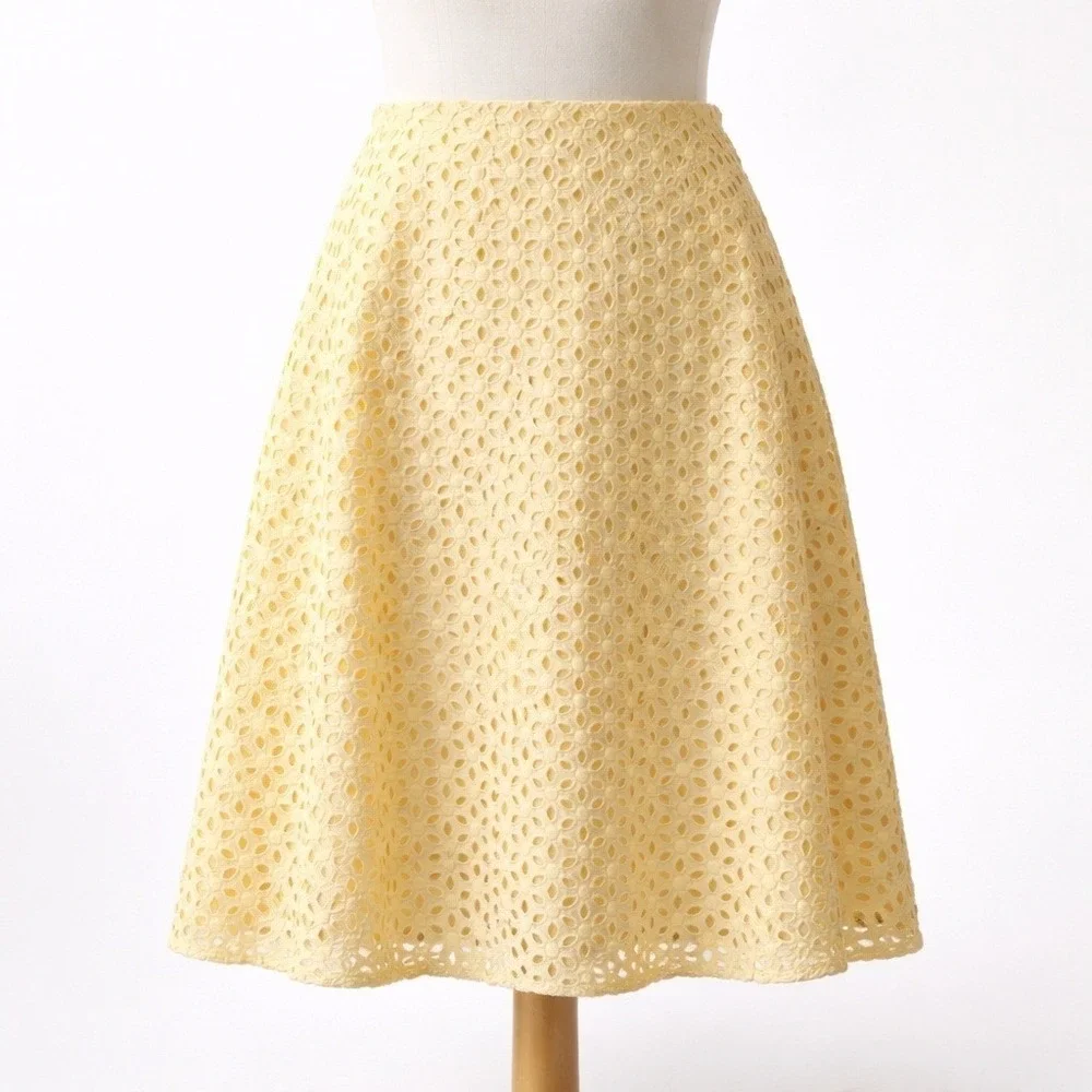Vintage Floral Eyelet 100% Cotton Skirt Size S Yellow Preppy Coastal Pastel Euro